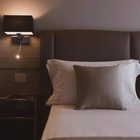 Callistos & Hotel 4*