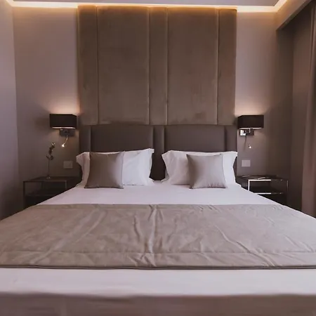 Callistos & Hotel 4*