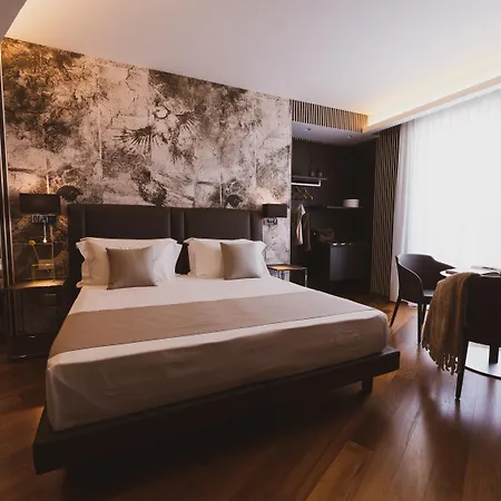 Callistos & Hotel 4*