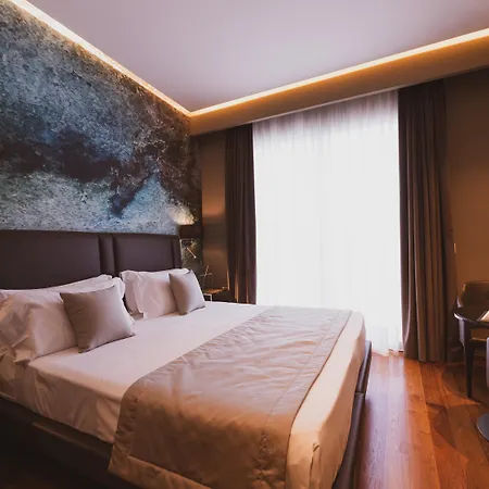 Callistos & Hotel 4*