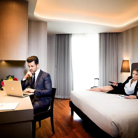 Hotel Callistos & 4*