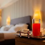 Callistos & Hotel 4*