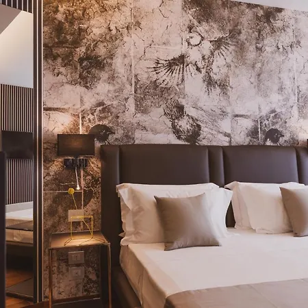 Callistos & Hotel 4*