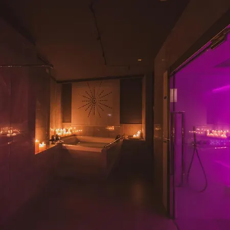 Callistos & Hotel 4*