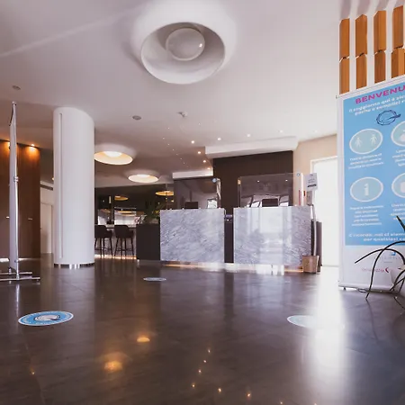 Hotel Callistos & 4*