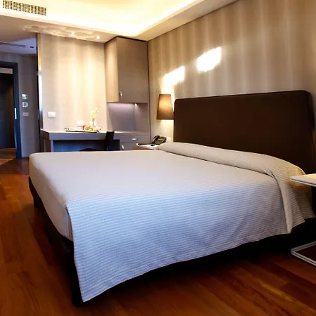 Callistos & 4* 特里卡塞