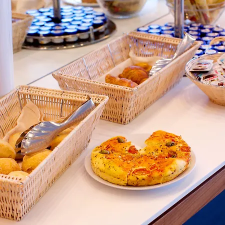 Callistos & Hotel 4*