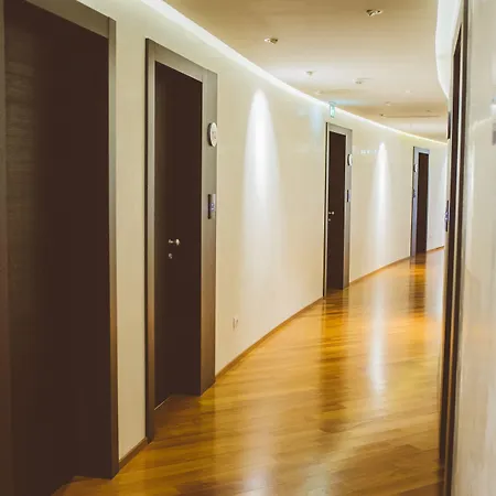 Hotel Callistos & 4*