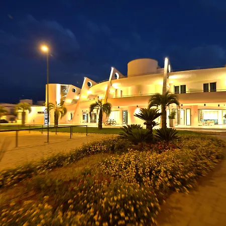 Callistos & Hotel 4*