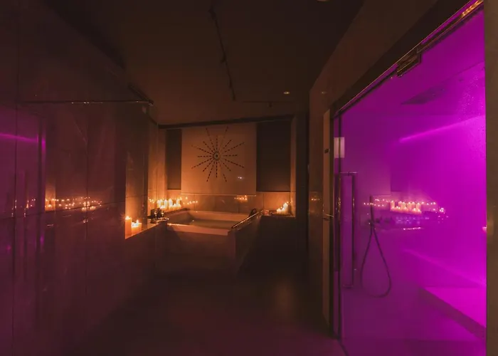 Callistos & Hotel 4*