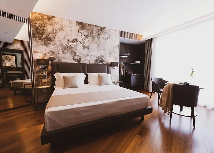 Callistos & Hotel 4*